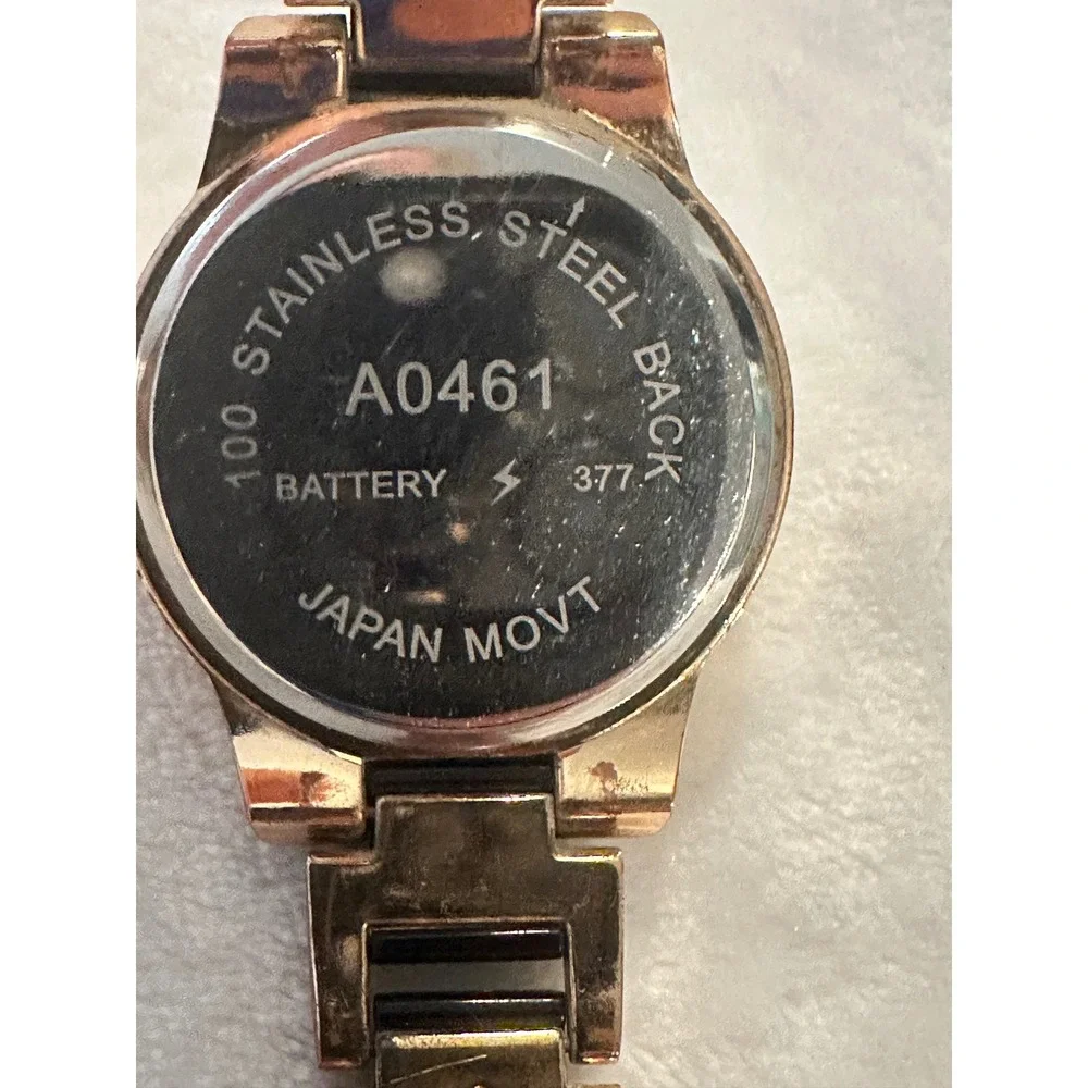 Gold Tone‎ and Black Bracelet Women's Fashion Watch Stainless Steel Back